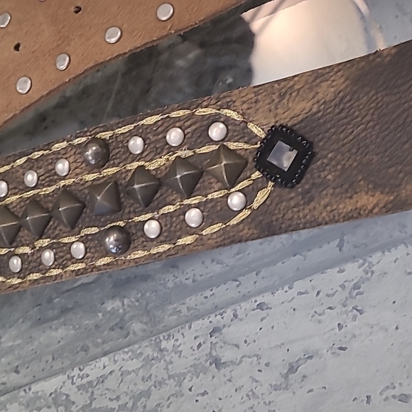 Betsey JOHNSTON BEADED STUDDED WIDE BROWN LEATHER NEW BELT MEDIUM - Picture 3 of 6